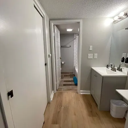 Aksarben Modern 1Bed Ground Level With Parking Apartment Omaha Exterior photo