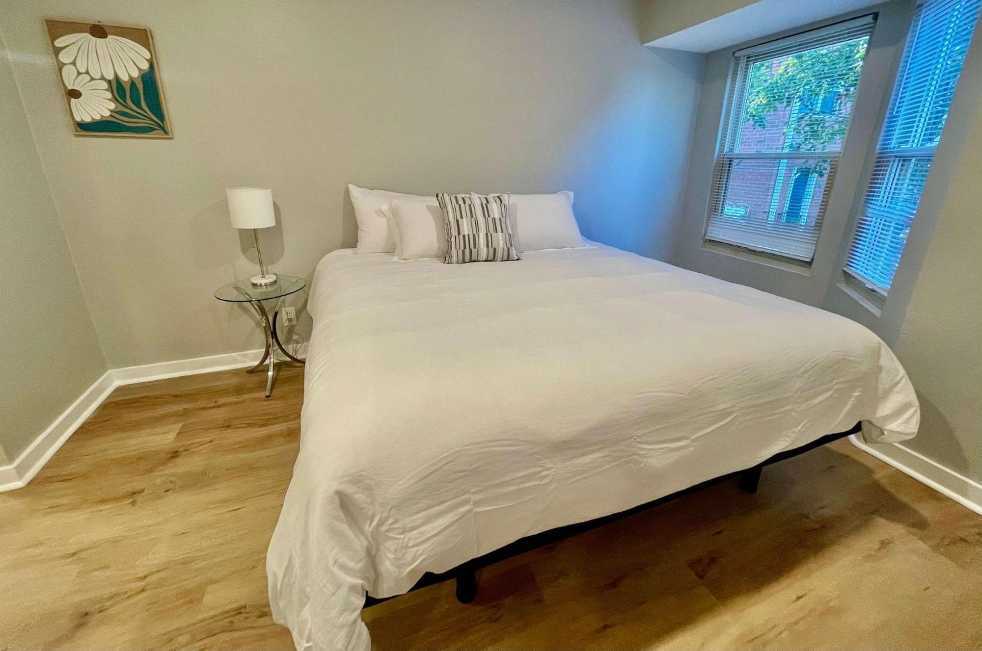 Aksarben Modern 1bed Ground Level With Parking Appartement Omaha